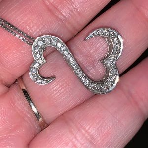 Jane Seymour Open Hearts Charm.